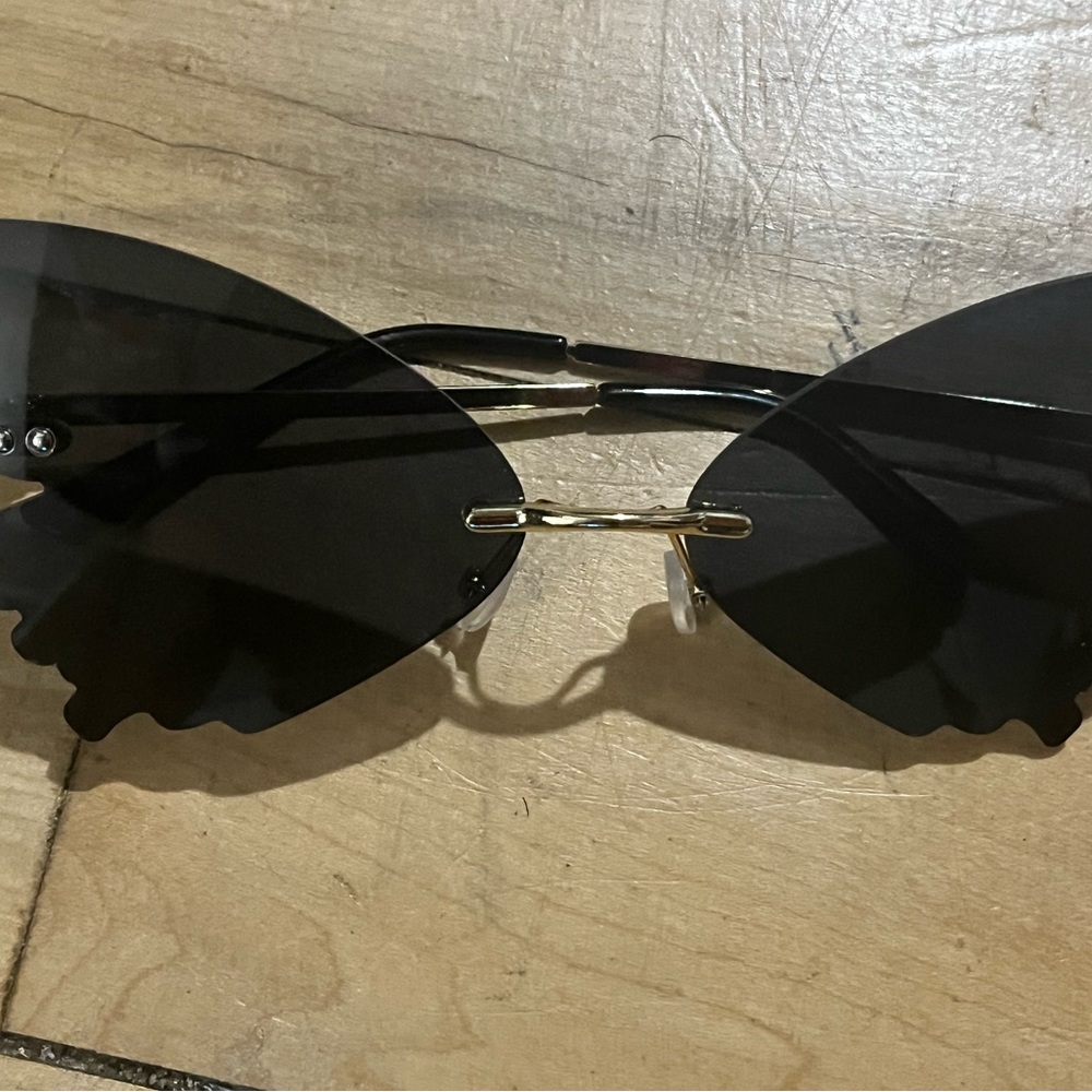 SHEIN Black Butterfly Sunglasses